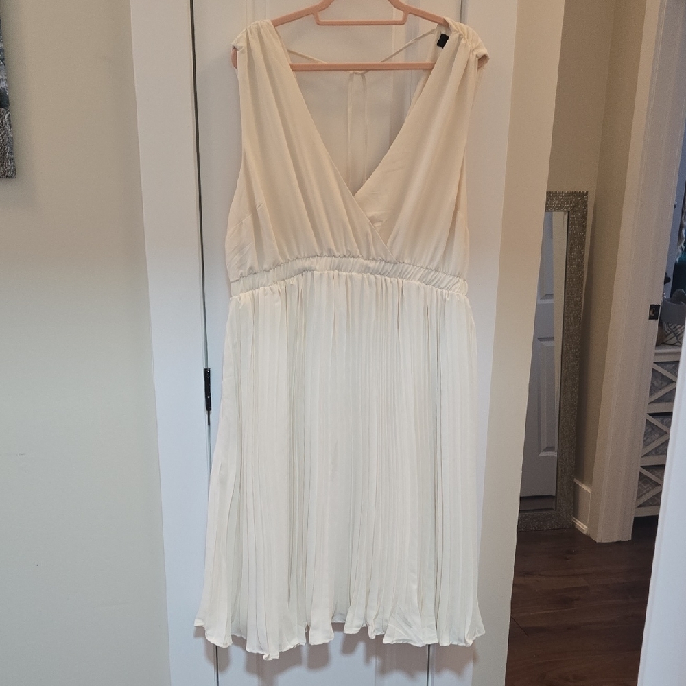 Torrid Cream Marilyn Monroe Dress